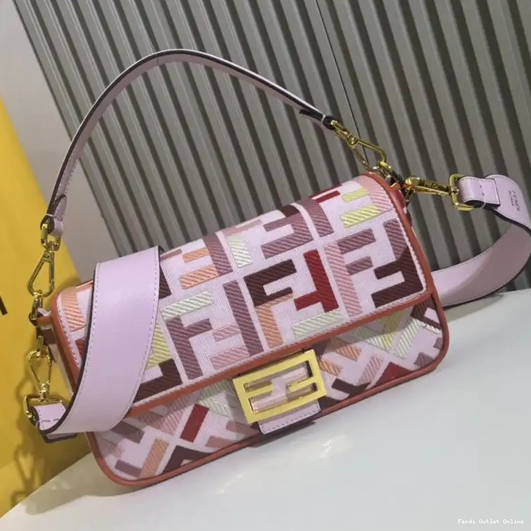 Baguette Motif Multi In Bag Medium Pink Fendi FF Canvas 0501
